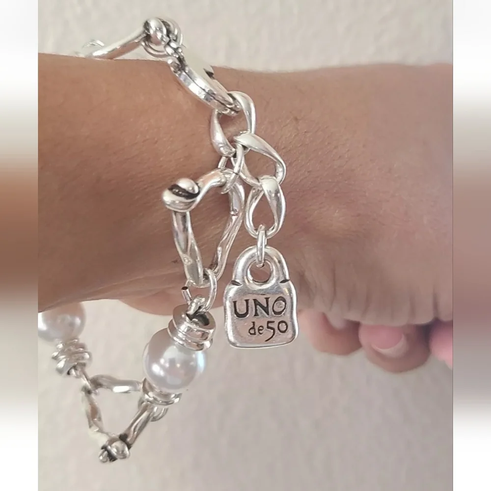 UNO de 50 Bracelet • Perla Mosqueta • BN